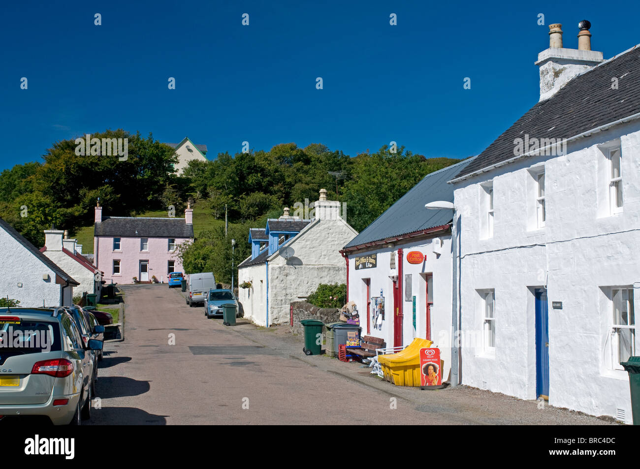 Die Hauptstraße in Dervaig, Isle of Mull, Argyll and Bute, Scotland.  SCO 6721 Stockfoto