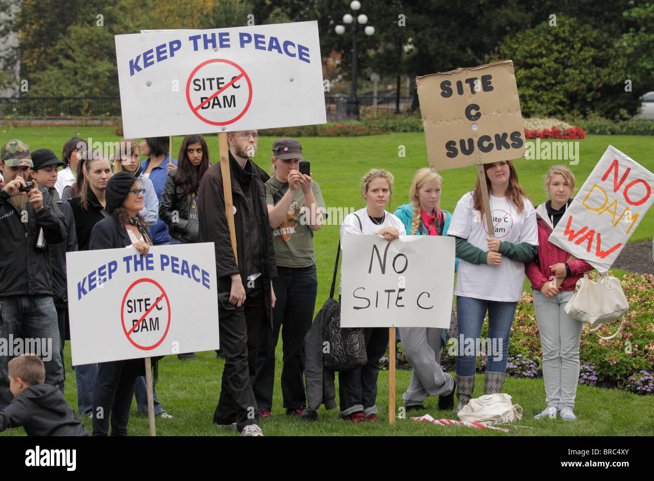 Demonstranten am anti-Site C Peace River Dam Rallye-Victoria, British Columbia, Kanada. Stockfoto