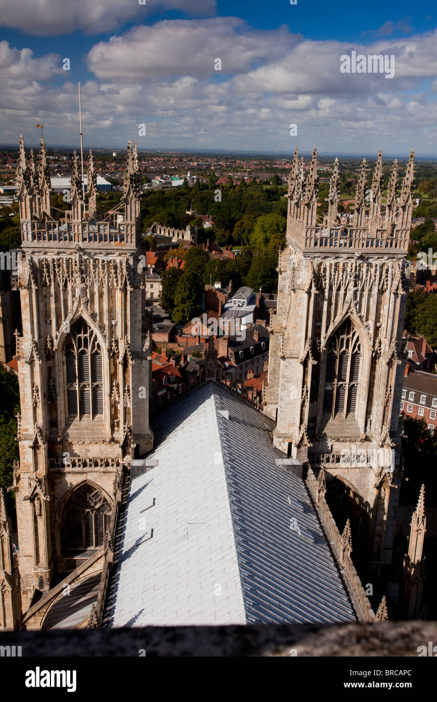 York Minster (Kathedrale) und die City of York vom Turm des Münsters. York. Stockfoto
