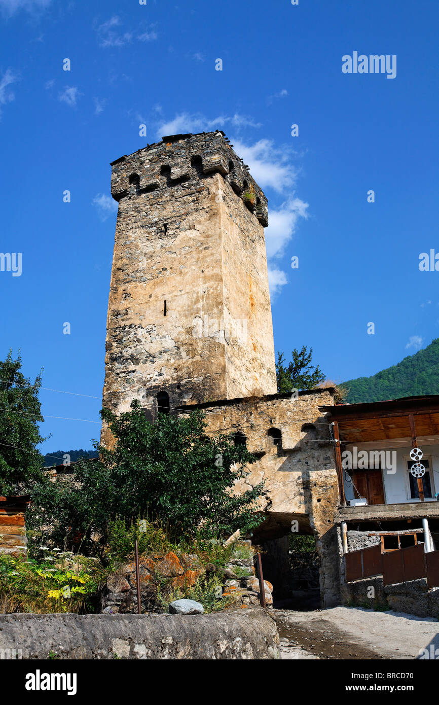 Steinernen Wehrturm, Mestia, Swanetien im großen Kaukasus, Georgien Stockfoto