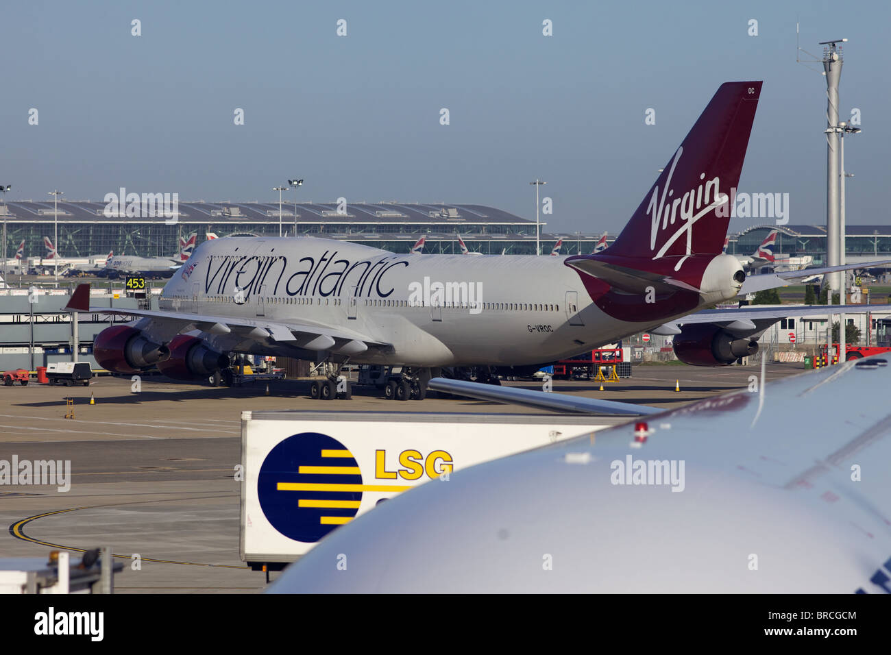 Ein Virgin Atlantic Jumbo Jet am Flughafen Heathrow, London Stockfoto