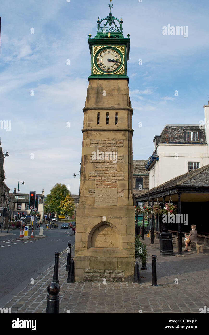 Die Uhr, errichtet zur Erinnerung an das Jubiläum von Königin Victoria im Jahre 1901 auf dem Marktplatz Otley Leeds West Yorkshire Stockfoto