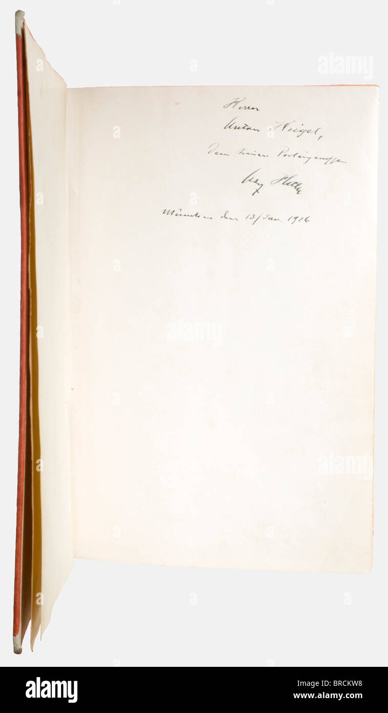 Adolf Hitler - Anton Heigl, Blutordensträger, eine erste Ausgabe von 'Mein Kampf - Eine Abfertigung' (Mein Kampf - eine Buchhaltung) mit einer Widmung für 1926 Band 1, 1925. Rote Binde mit weißem Leinenrücken. Eine Widmung, die von Hitler in Tinte auf dem Fliegenblatt geschrieben wurde: "Herrn Anton Heigel, dem treuen Parteigenossen - Adolf Hitler - München den 13. Januar. 1926' (An Anton Heigel, EINEN treuen Parteikameraden - Adolf Hitler - München 13. Januar 1926). Außerdem die Briefmarke des Empfängers "Anton Heigl der Mass-Schneider für Damen und Herren - München, Regerstr. 5. U. 9.' (Anton Heigl, Stockfoto