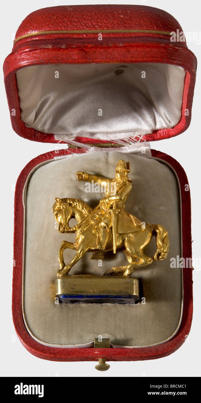 Reichssmarschal-Carl Theodor Graf Pappenheim (177on-185.3), ein Goldsiegelsiegel in Form einer Reiterei, das Kaiser Napoleon I. von Frankreich porträtiert. Dreidimensionale Figur, der Kaiser zu Pferd, trägt einen Mantel und zeigt mit der rechten Hand nach vorne. 14 ct Gold, Höhe 42 mm. Lapis lazuli Basis in vergoldetem Silber gesetzt und mit dem geschnitzten Wappen der Pappenheimer Grafen unter dem Motto "In Deo Spero" (hoffentlich Gott), Dichtfläche 16 x 22 mm. Mit dem Originaletui aus rotem marokkanischen Leder mit hellfarbenem samt-/Seidenfutter. Das Siegel war wahrscheinlich ein GIF, Stockfoto