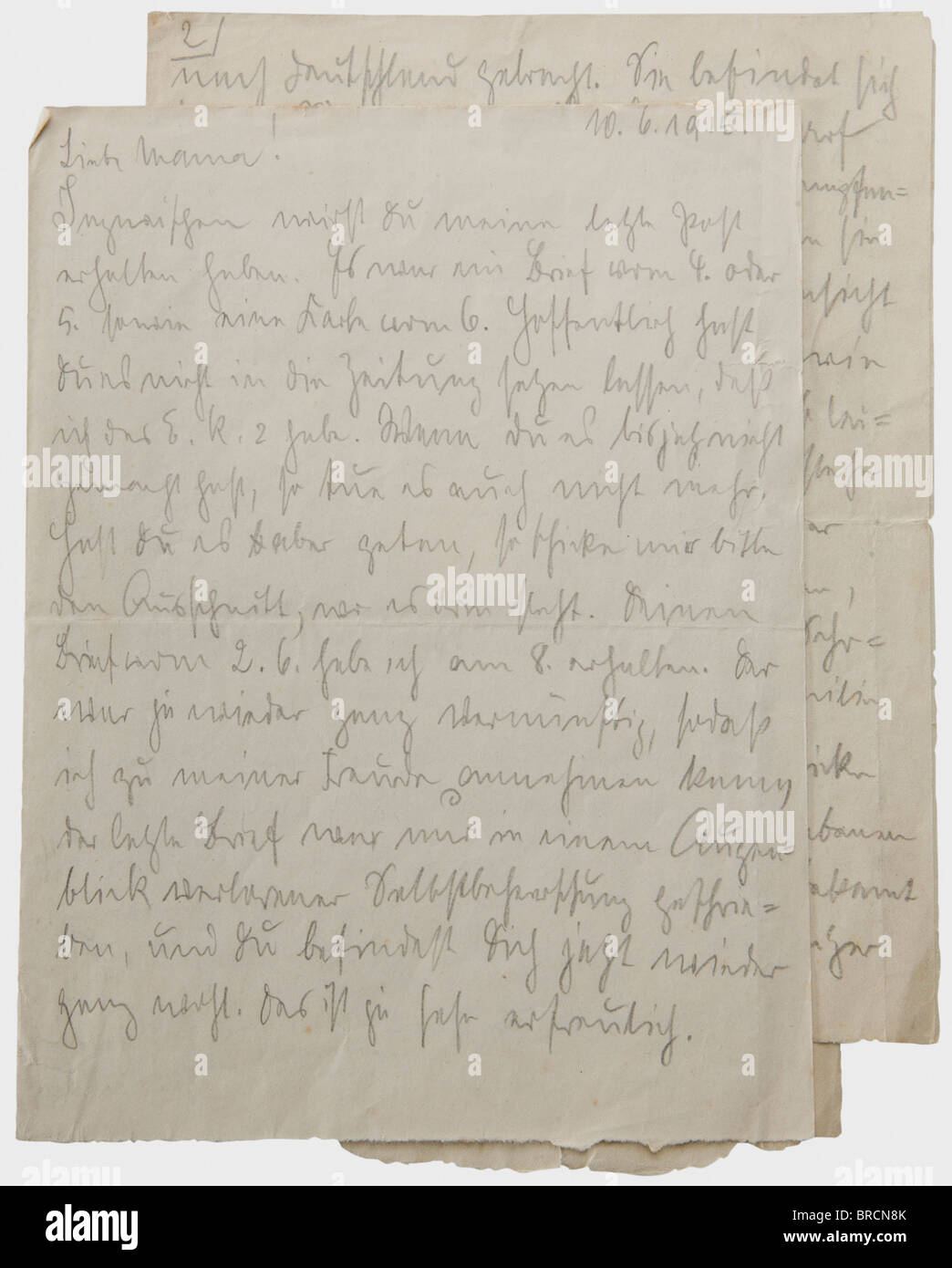 First Leutnant Max Immelmann (1890 - 1916), ein Brief an seine Mutter Douai, 10./11. Juni 1915 In Bleistift Geschrieben. Er schreibt auf acht Seiten: "Ich hoffe, Sie haben keine Ankündigung in der Zeitung gemacht und meinen Empfang des zweiten Klassenkreuzes veröffentlicht. Aber wenn Sie es haben, schicken Sie mir bitte die Zeitung Clipping." Er bittet auch seine Mutter, einen Brief an eine junge Französin in deutscher Gefangenschaft zu senden. Signiert "Your Son Max", die letzte Seite mit identisch unterzeichneter Ergänzung vom 11. Juni. Am 3. Juni 1915 erlebt Immelmann seinen ersten Luftkampf. Er und sein Beobachter L, Stockfoto