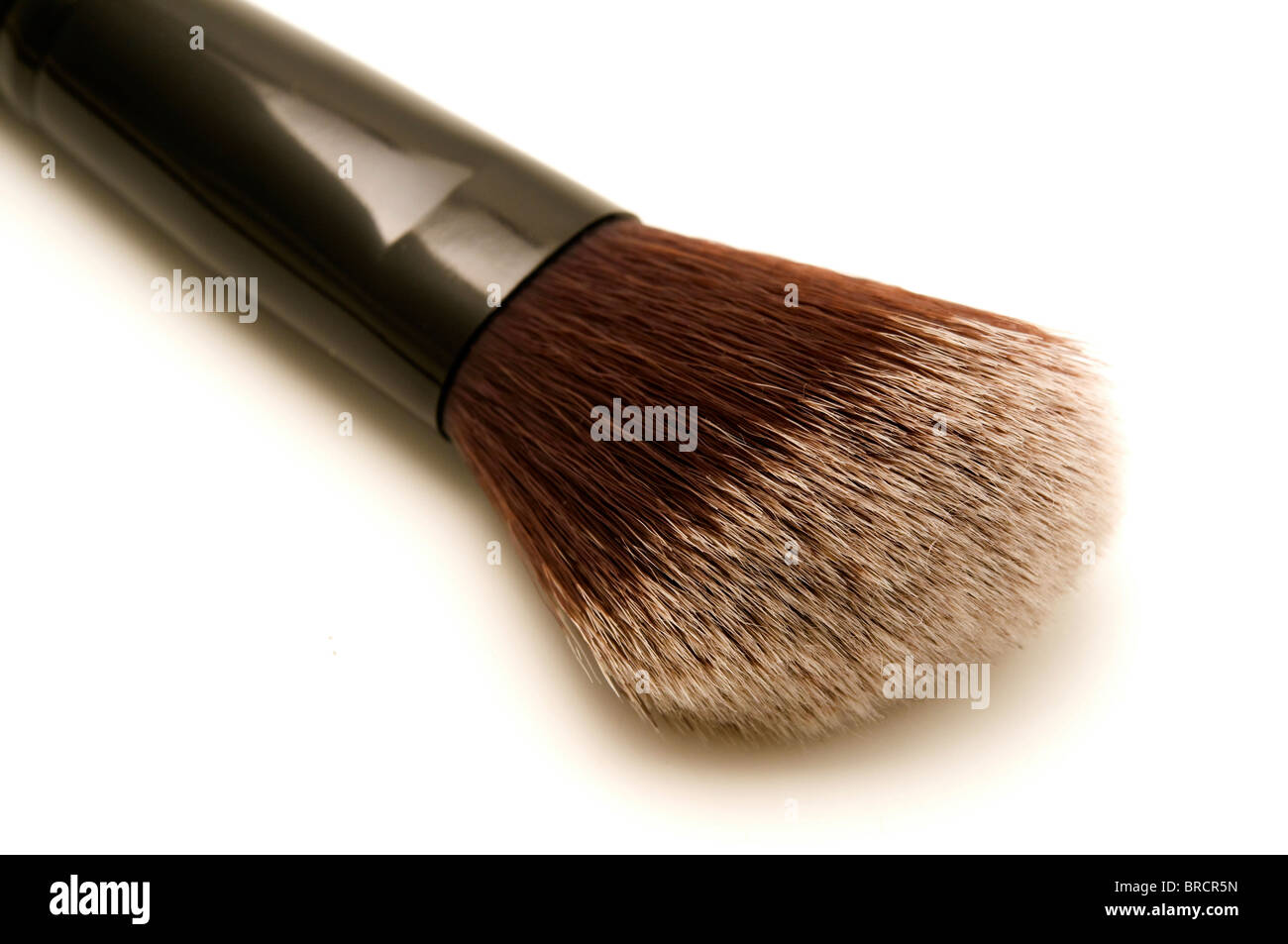 Make-up Pinsel auf weißem Hintergrund Stockfoto