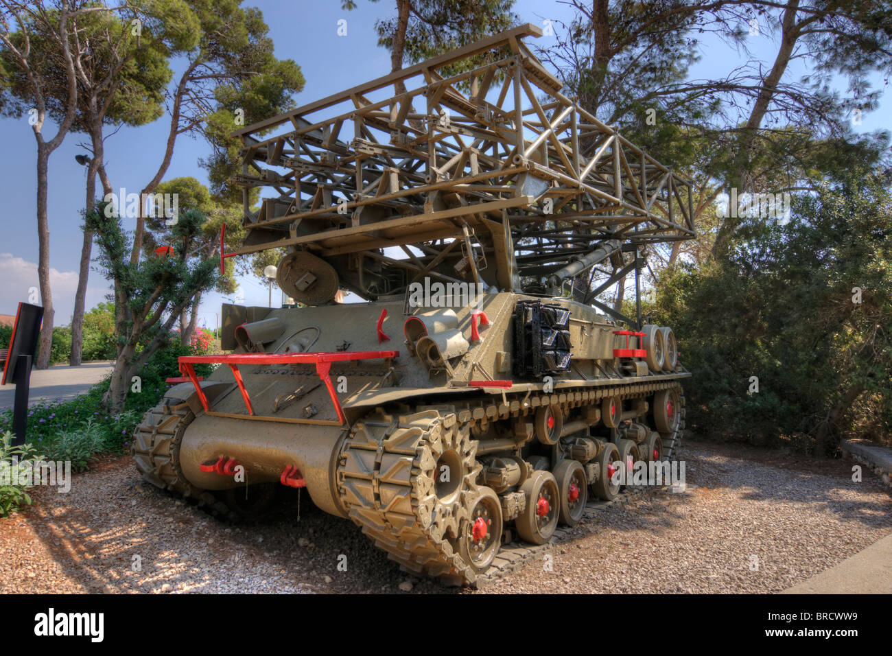 MAR-290 (Sherman-Chassis) - Raketenwerfer selbstfahrende 290 mm Stockfoto