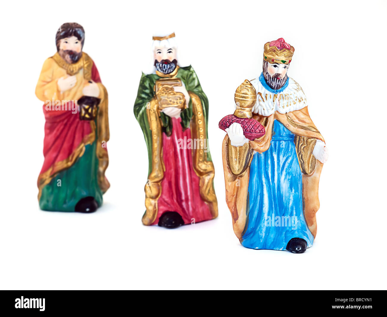 Figuren der Heiligen drei Könige isoliert auf einem hellen Hintergrund. Stockfoto