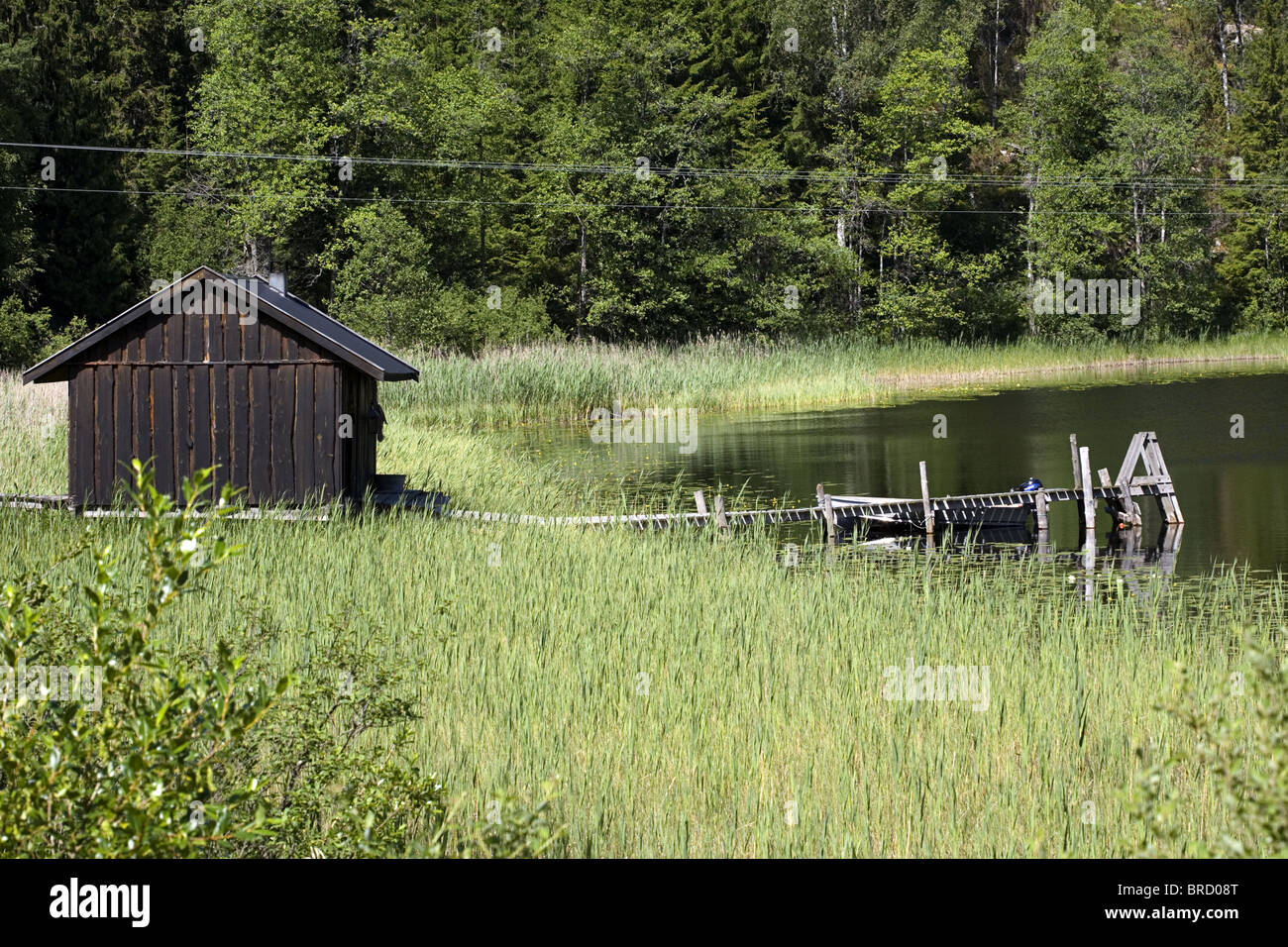 Angeln-Kabine an einem der kleinen Seen SE von Halden, Norwegen Stockfoto
