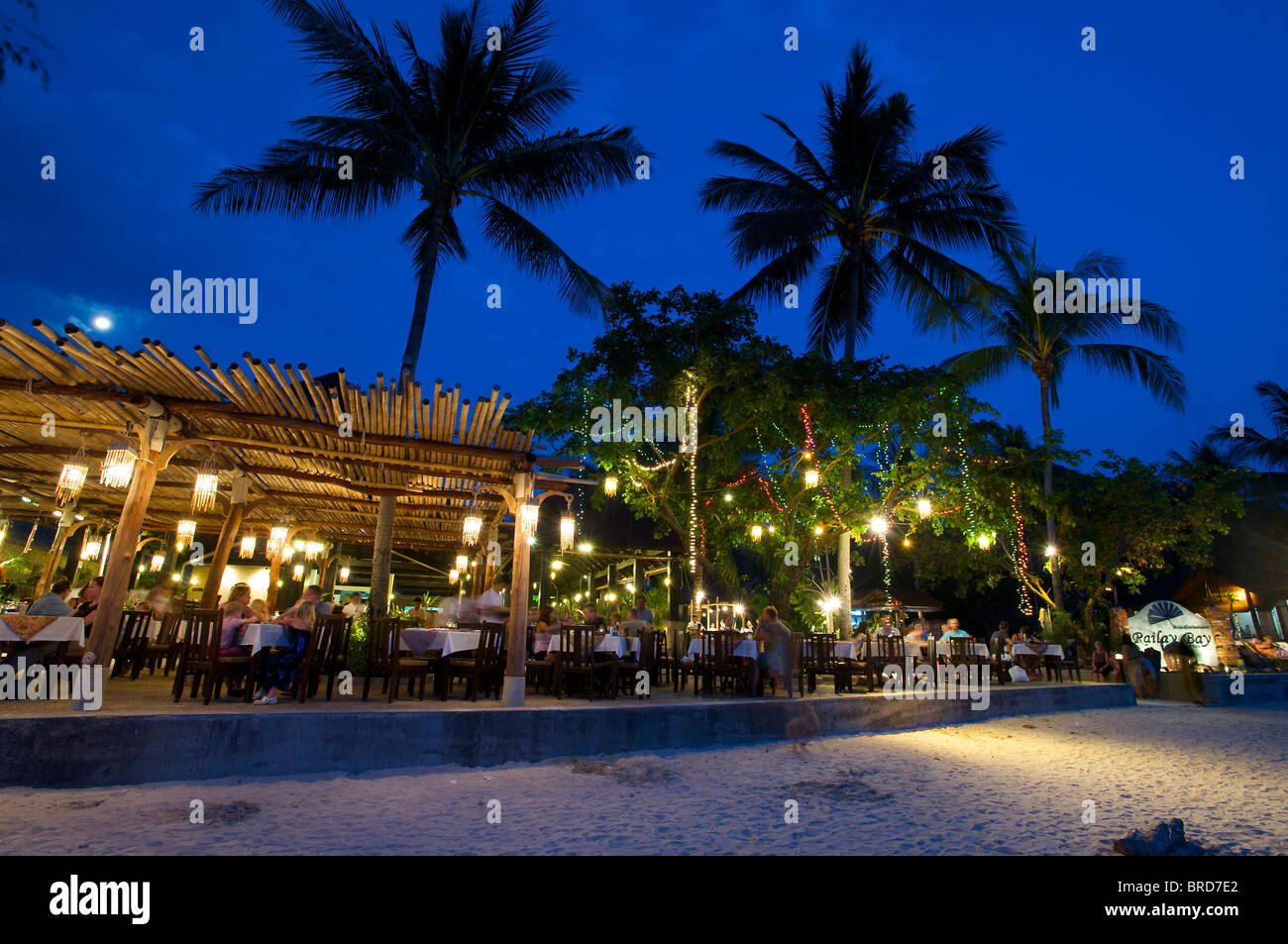 Restaurants in Ray Leh West Beach, Krabi, Thailand Stockfoto