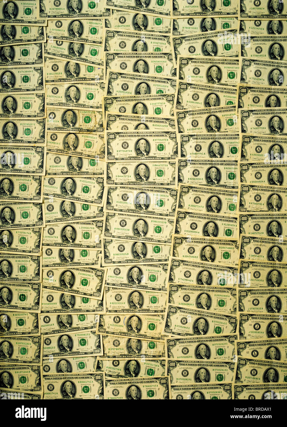 Reihen von 100 US-Dollar-Noten Stockfoto