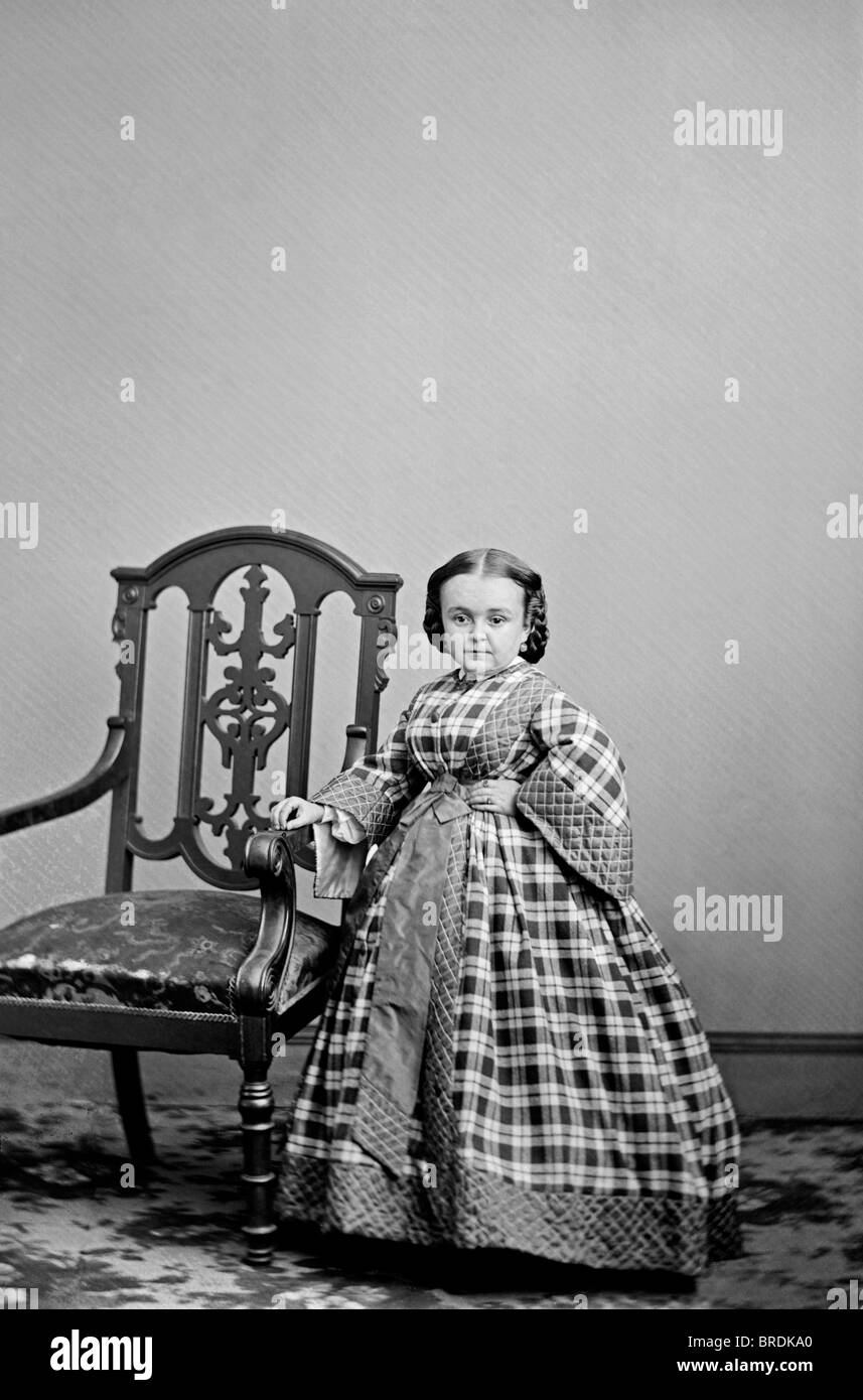 Porträt-Foto-c1860 des berühmten amerikanischen Zwerg Lavinia Warren (1841-1919) - Ehefrau von anderen prominenten Zwerg General Tom Thumb. Stockfoto