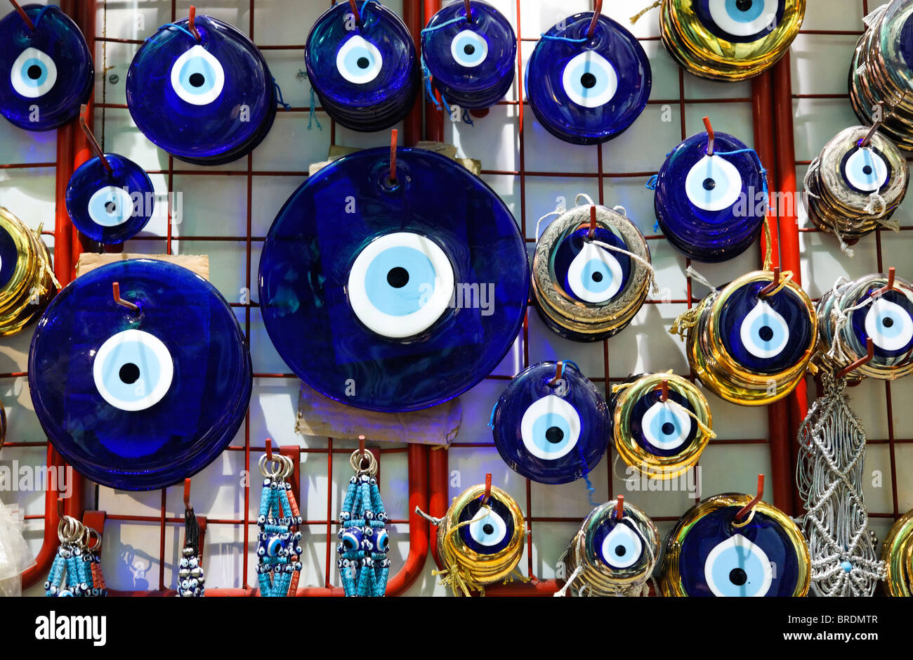 Böse Augen (Nazar Boncuk) zum Verkauf, großer Basar, Istanbul, Türkei  Stockfotografie - Alamy