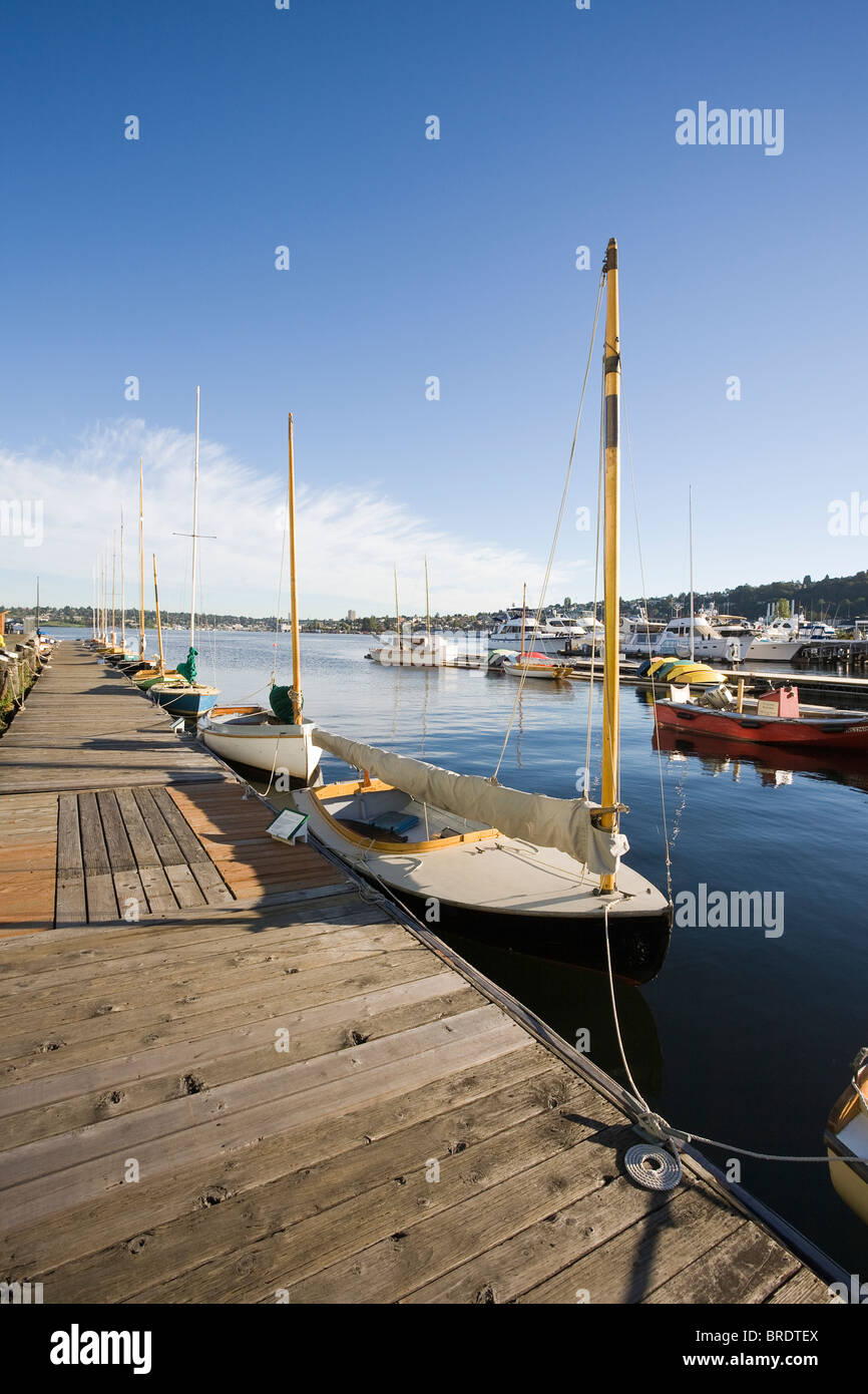 Segelboote angedockt an das Zentrum für Holzboote - Seattle, Washington Stockfoto