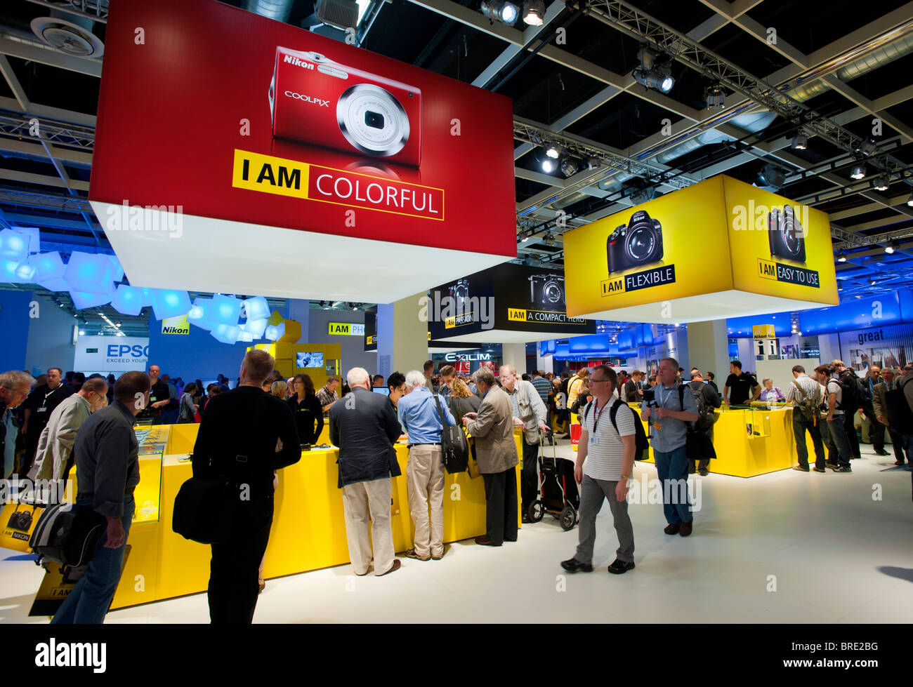 Viele Menschen in der Nikon-Stand auf der Photokina digital imaging-Messe in Köln Stockfoto
