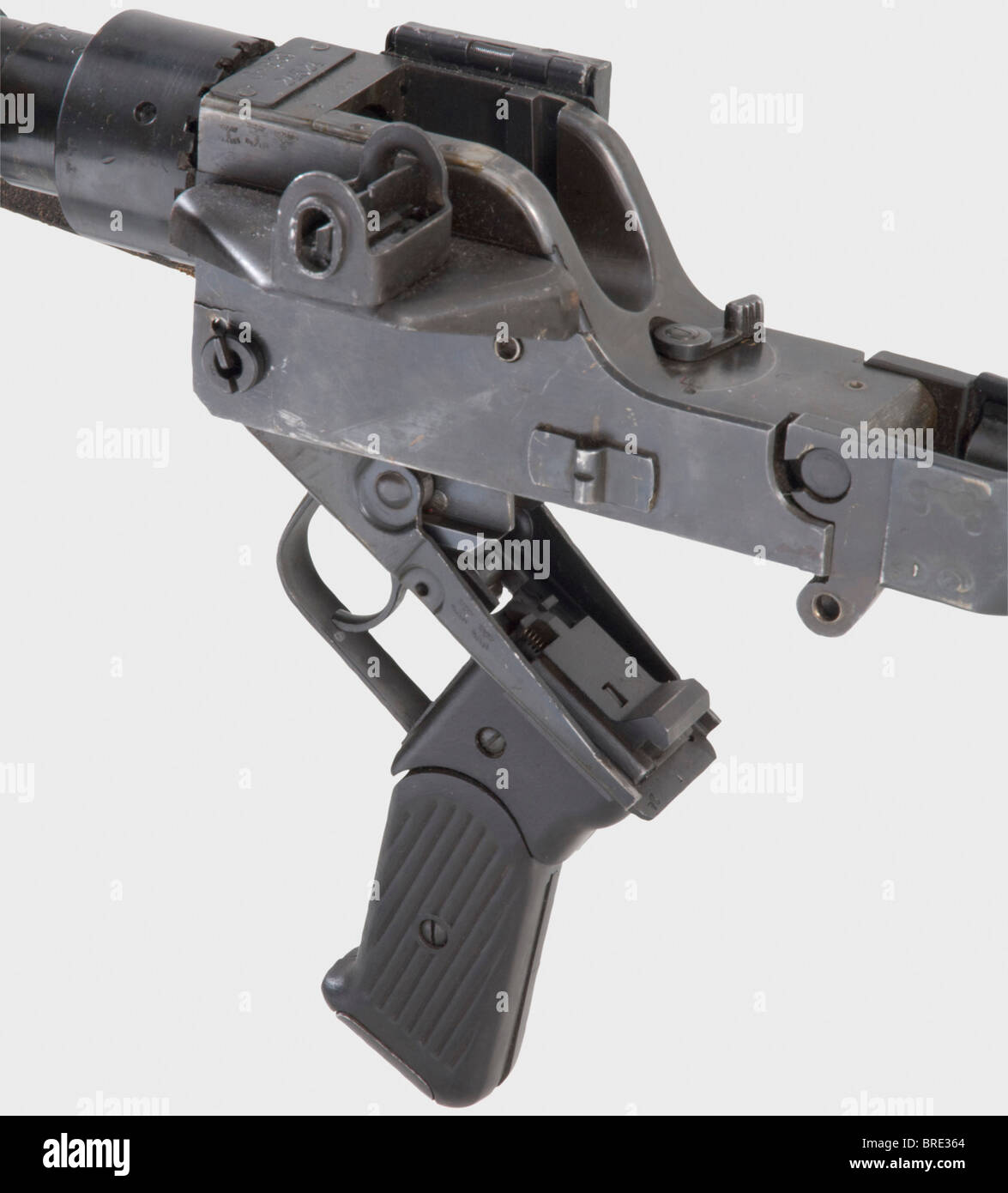 Ein Granatbüchse 39 / Panzergrenadiergewehr 39, Kaliber 7,9 mm Treibladung Patrone 318 (Schale), Nr. 24524. Hauptteile mit übereinstimmenden Nummern. Fasslänge 590 mm, Gesamtlänge 123 cm. Ein-Mann-Waffe. Auf dem Schraubengehäuse mit der Bezeichnung "Gr.B.39 / 24524 / bnz / 1941". Verschiedene Annahmezeichen Adler/'Waa624'. Mit einem Zylinder codierte "bnz / 40 / SIB12", der mit "Gr.B.39 / ch" gekennzeichnete Zündbecher. Komponenten: Zylinder mit Zündnase und Griff. Bolzengehäuse mit Schulterstütze, Schraube, Auswerfer, Sicherheits- und Griffrahmen. Sichtkomponente. Langer Bipod mit der Kennzeichnung "PZB39" nach dem MG 34-Bipod. Riemen, Stockfoto