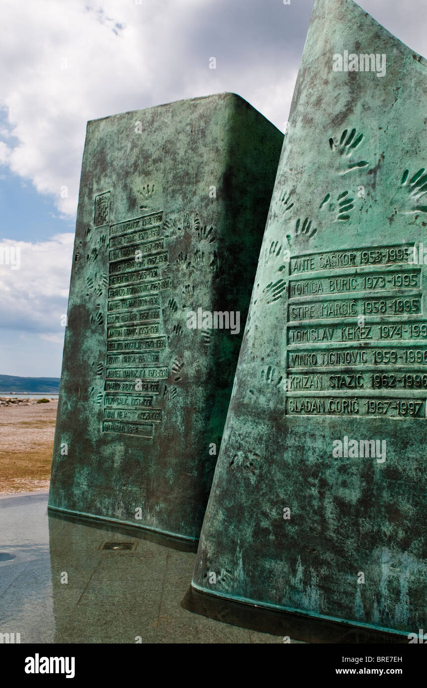 Denkmal für Kriegsopfer, Strand, Omis, Dalmatien, Kroatien Stockfoto