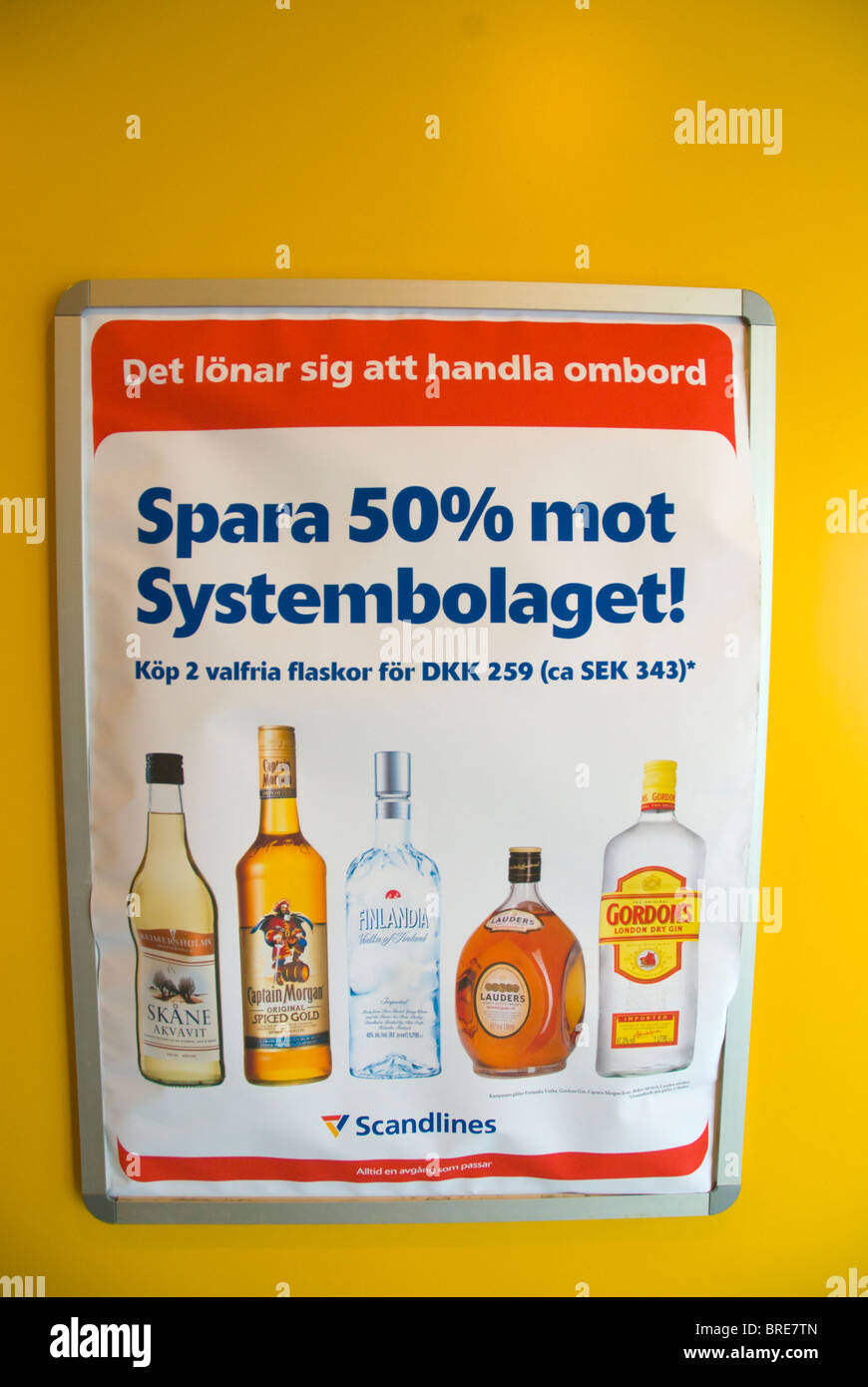 Werbung für billigen Alkohol Erry Helsingor bis Helsingborg überqueren Öresund zwischen Dänemark und Schweden Stockfoto