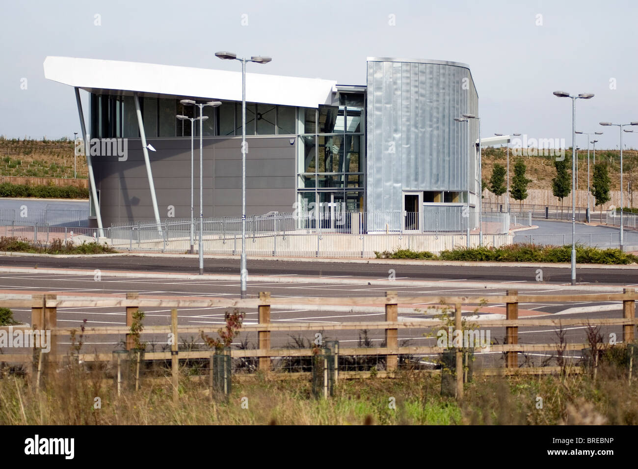 Neue Milton Keynes MK Coachway in der Nähe der Ausfahrt 14 liegen ungenutzte & leer aufgrund einer £600.000 Unterdeckung im £2 M Projekt Stockfoto