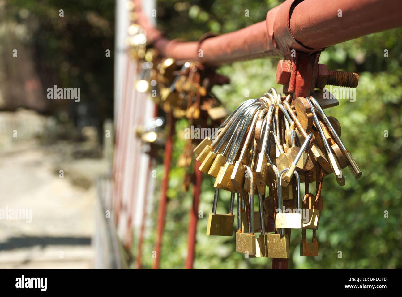 Sperren auf Brücke Stockfoto