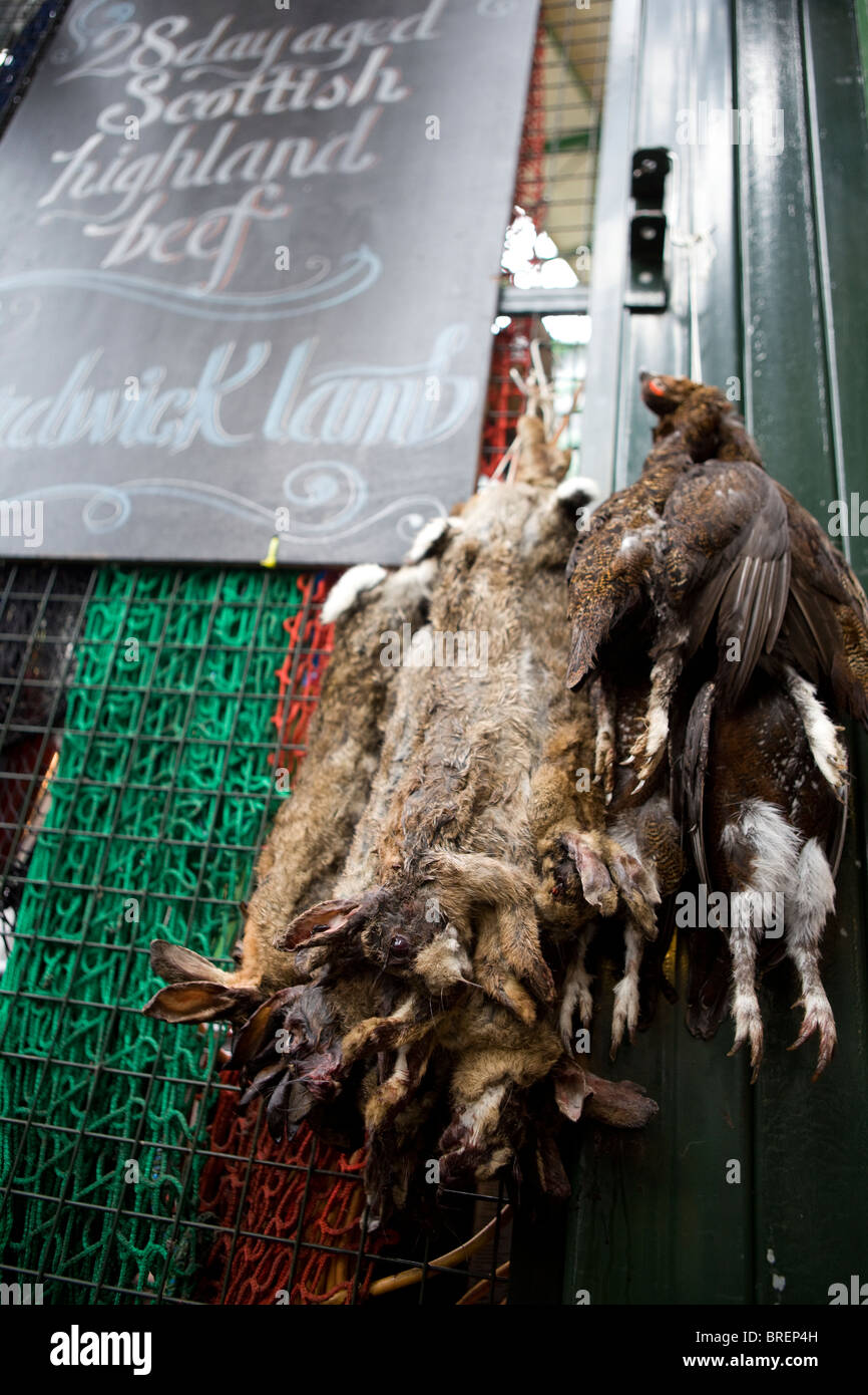 Fasan, Kaninchen und anderes Wild in Borough Market verkauft Stockfoto