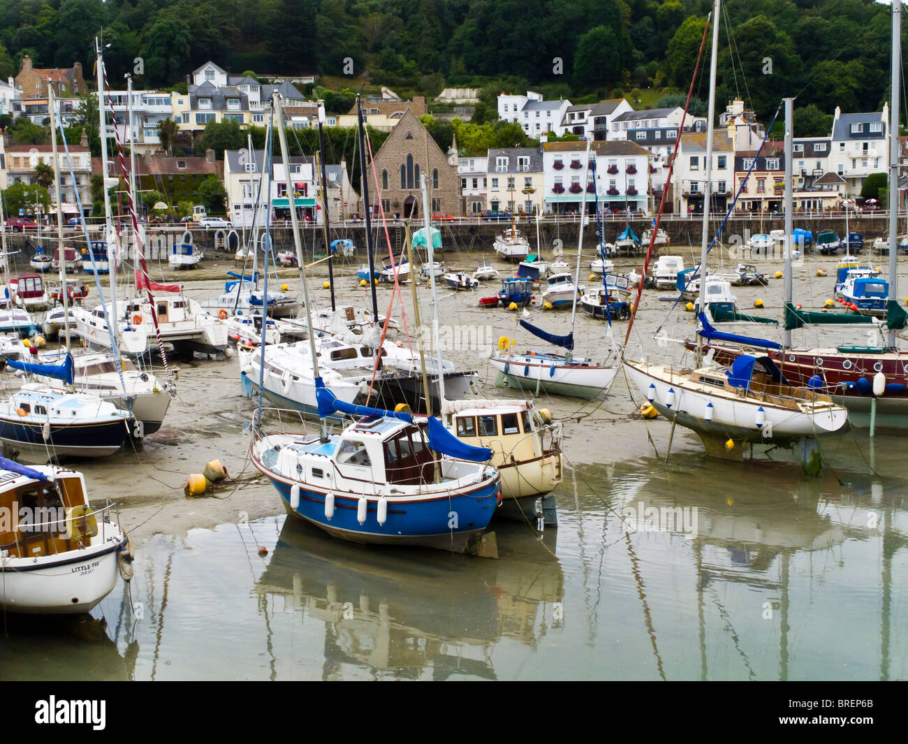 Der Hafen von St. Aubin auf der Insel Jersey auf den Kanalinseln. Stockfoto