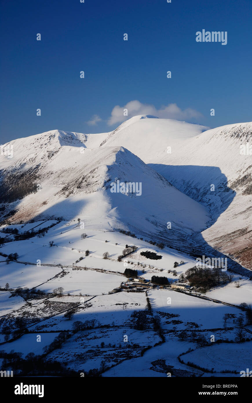 Derwent Fells und Newlands Tal im Winter, englischen Lake District Stockfoto