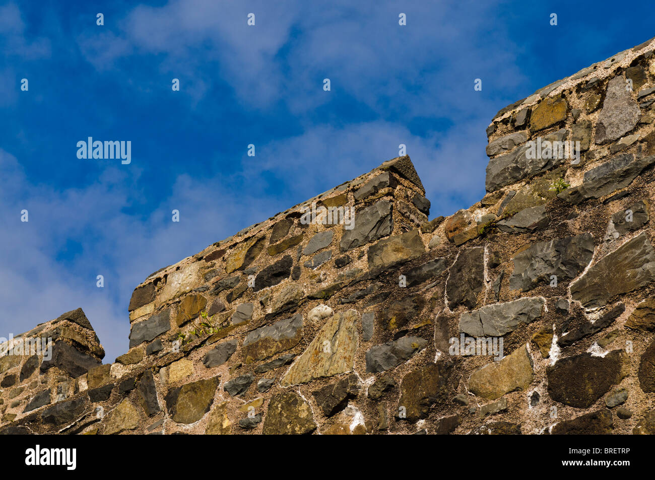 Defensive Burgmauer in Carrickfergus Castle Stockfoto