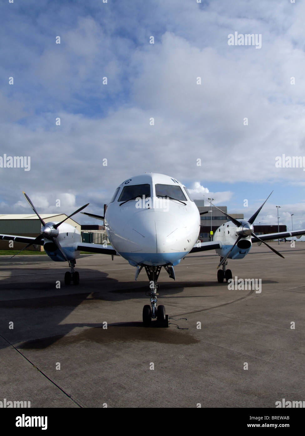 Saab 340 Flugzeug vom Flughafen mit ohne branding Stockfoto