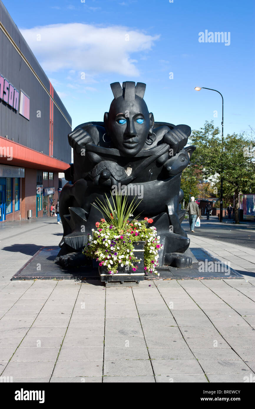 Tag des Sports durch Mike Winstone. Befindet sich In hohen Weststraße, Gateshead. Eine große 4m hohe Skulptur und eine bekannte Sehenswürdigkeit. Stockfoto
