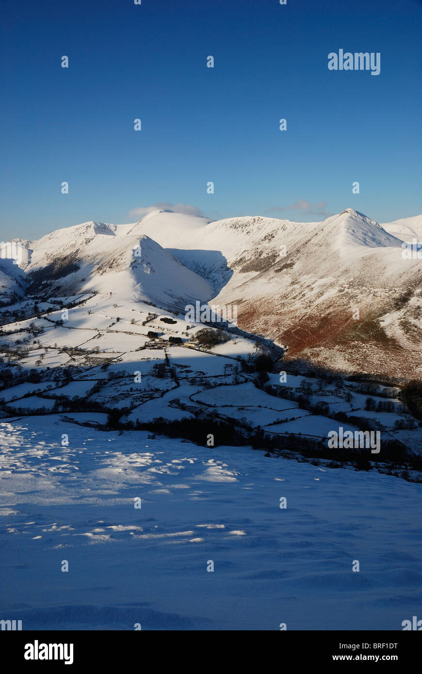 Causey Hecht, Ard Klippen und die Newlands Tal im Winter, englischen Lake District Stockfoto