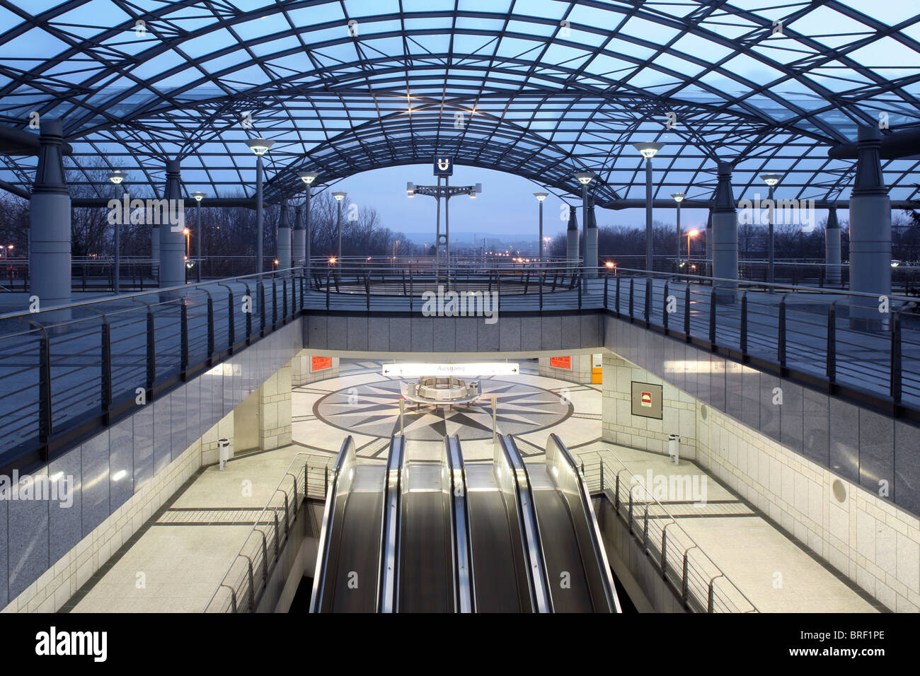 U-Bahn-Station Westfalenhallen, Dortmund, Ruhrgebiet, Nordrhein-Westfalen, Deutschland, Europa Stockfoto