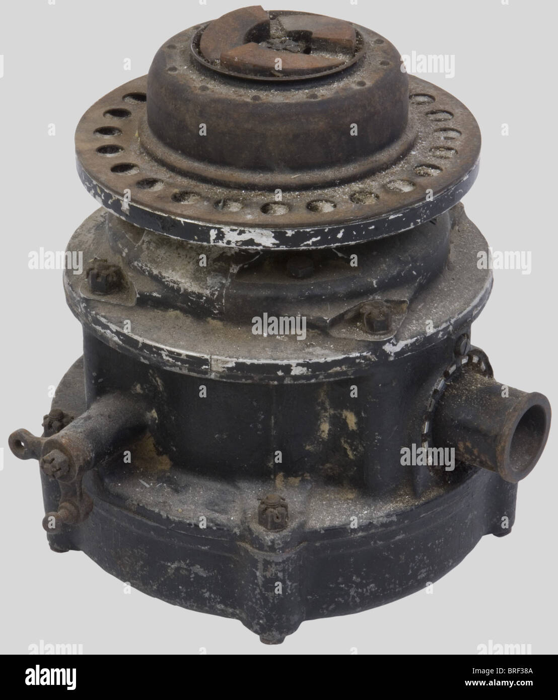 Luftwaffe, Manivelle lanceur, du moteur d'un ME-109. Métal noir marqué 'SZ' avec deux plaques de dotation en métal 'Lienz Eclipse' 'AL/SED AR1', fabricant 'BJP'., Stockfoto
