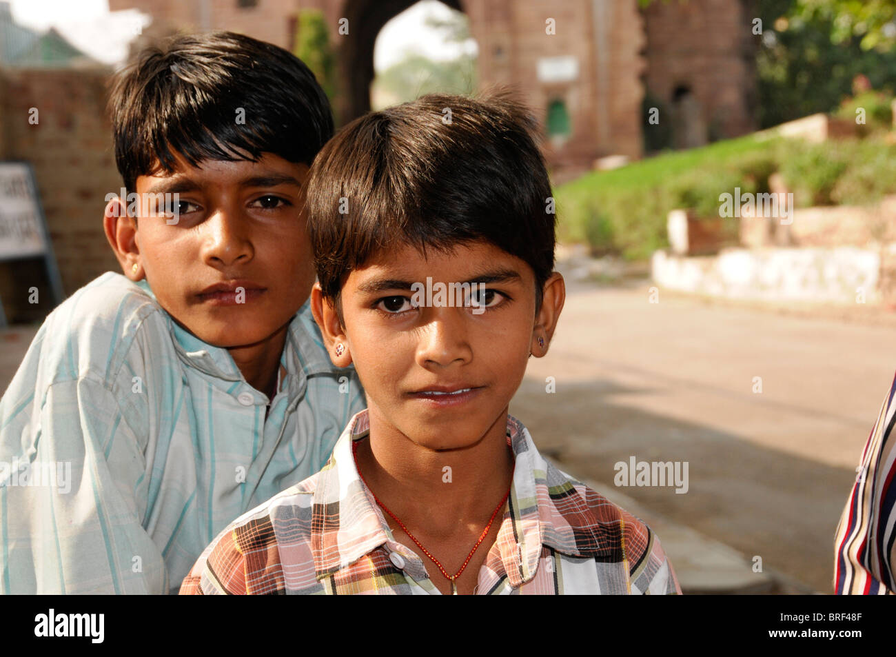Indischen Jungen in der Nähe von Jodhpur, Rajasthan, Nordindien, Asien Stockfoto