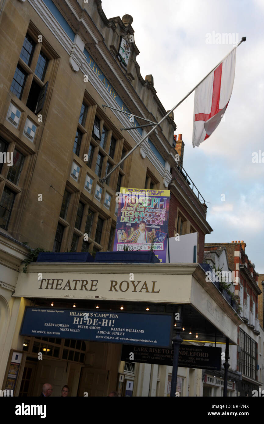 Am 17. Dezember 1910 in Thames Street, Windsor ist das Theatre Royal, ein feines Restaurierung und edwardianischen Gebäude. Stockfoto