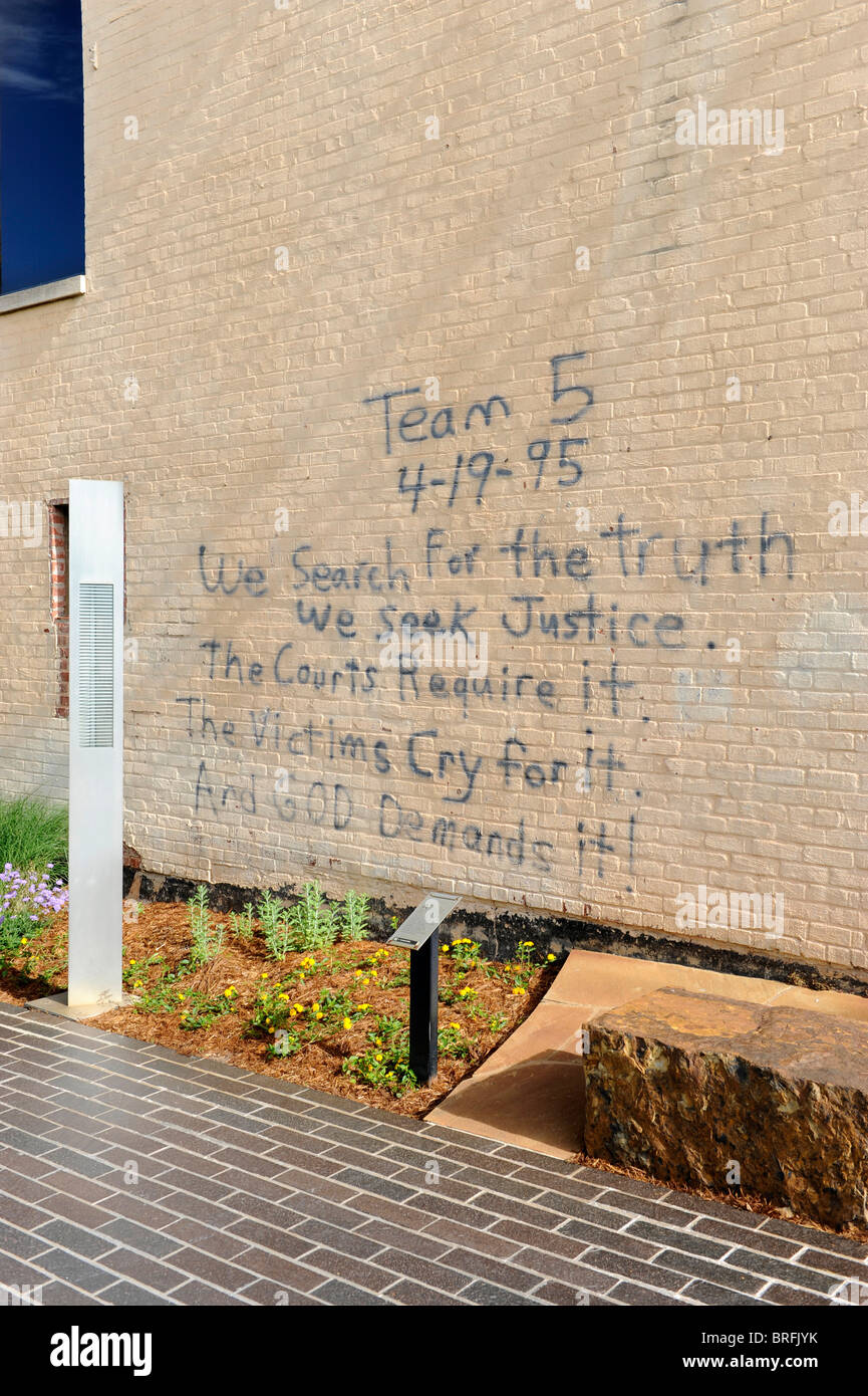 Graffiti Marken Website von Oklahoma City Bombing Website Alfred P Murrah Gebäude National Memorial Stockfoto