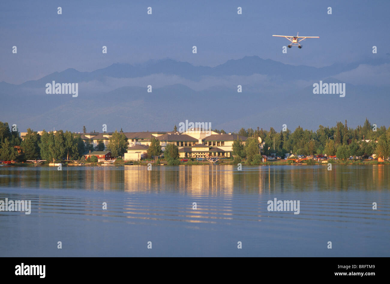 Schwimmer Flugzeug Landung auf See Spenard in Anchorage, Alaska, USA Stockfoto