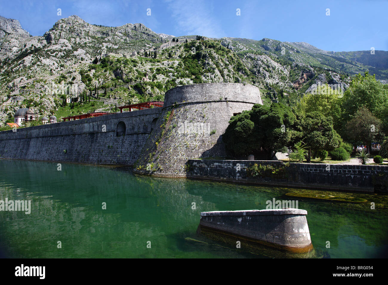 Stadtmauer, alte Stadt von Kotor in Montenegro. Stockfoto
