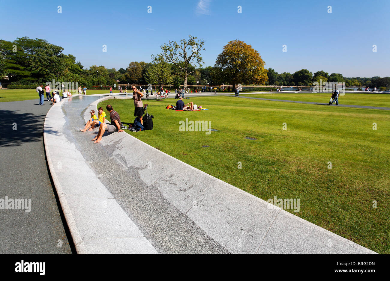 Die Prinzessin Diana Memorial Fountain, entworfen von Kathryn Gustafson, Hyde Park, London, UK Stockfoto