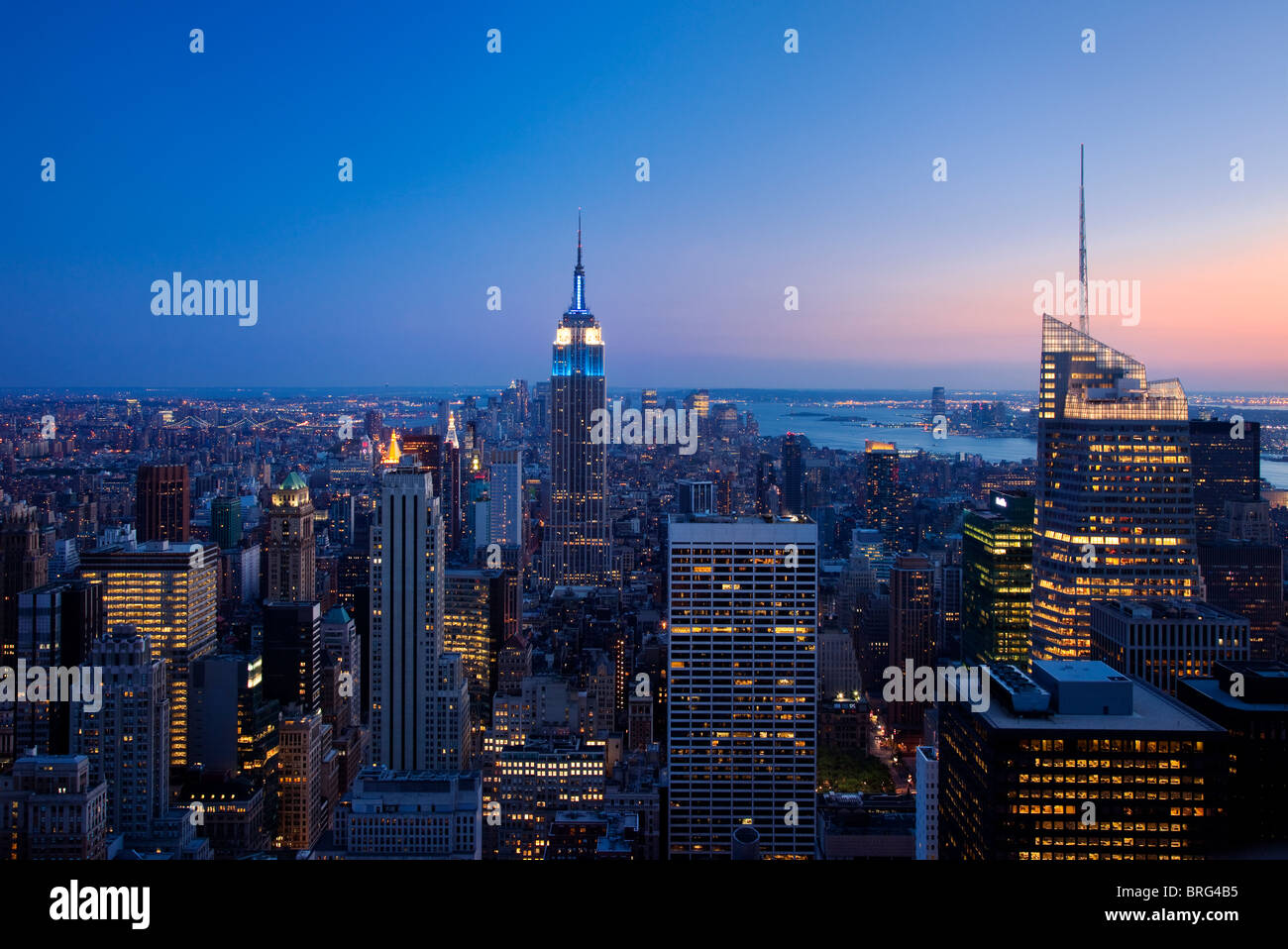 Dämmerung über Manhattan, New York City, USA Stockfoto