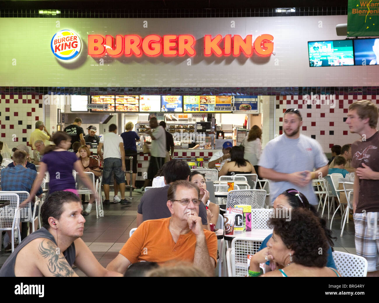 Menschen Sie essen Burger King Essen Restaurants Las Vegas Shopping Mall, Las Vegas USA Stockfoto