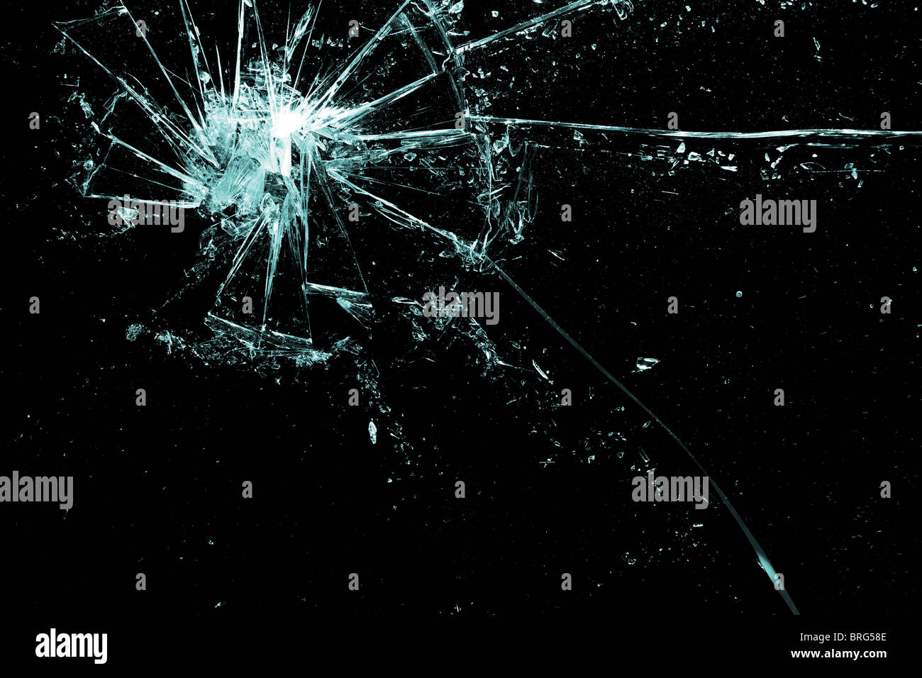 Glasscherben auf schwarzem Hintergrund Stockfoto