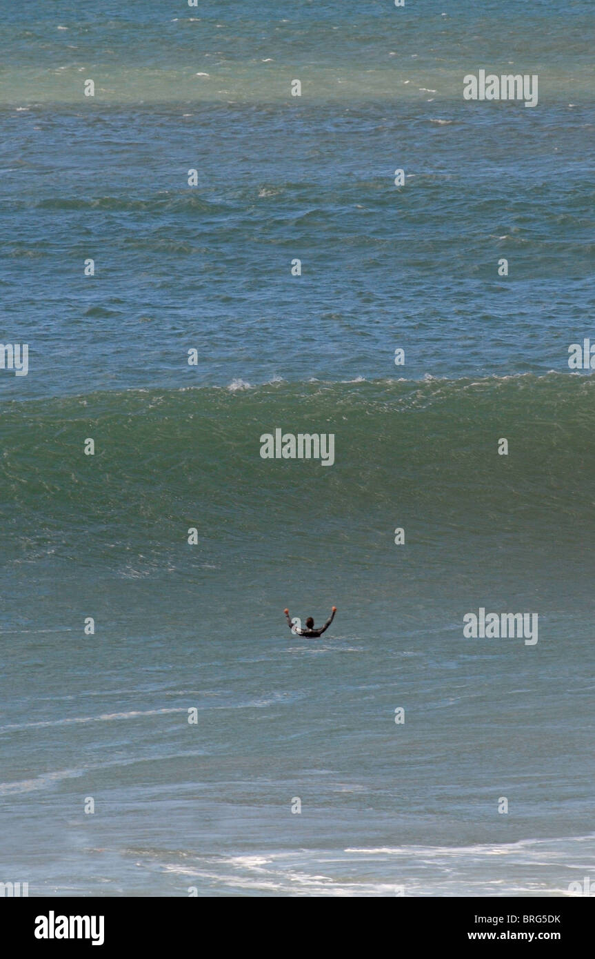 Surfer warten auf eine große Welle Geheimtipp Marokko Stockfoto