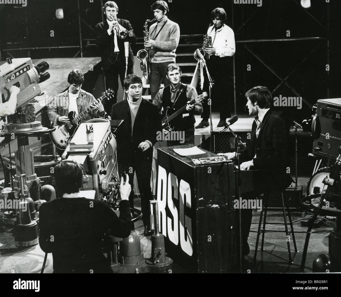 ERIC BURDON und Alan Preis auf Ready, Steady, Go ca. 1966 Stockfoto