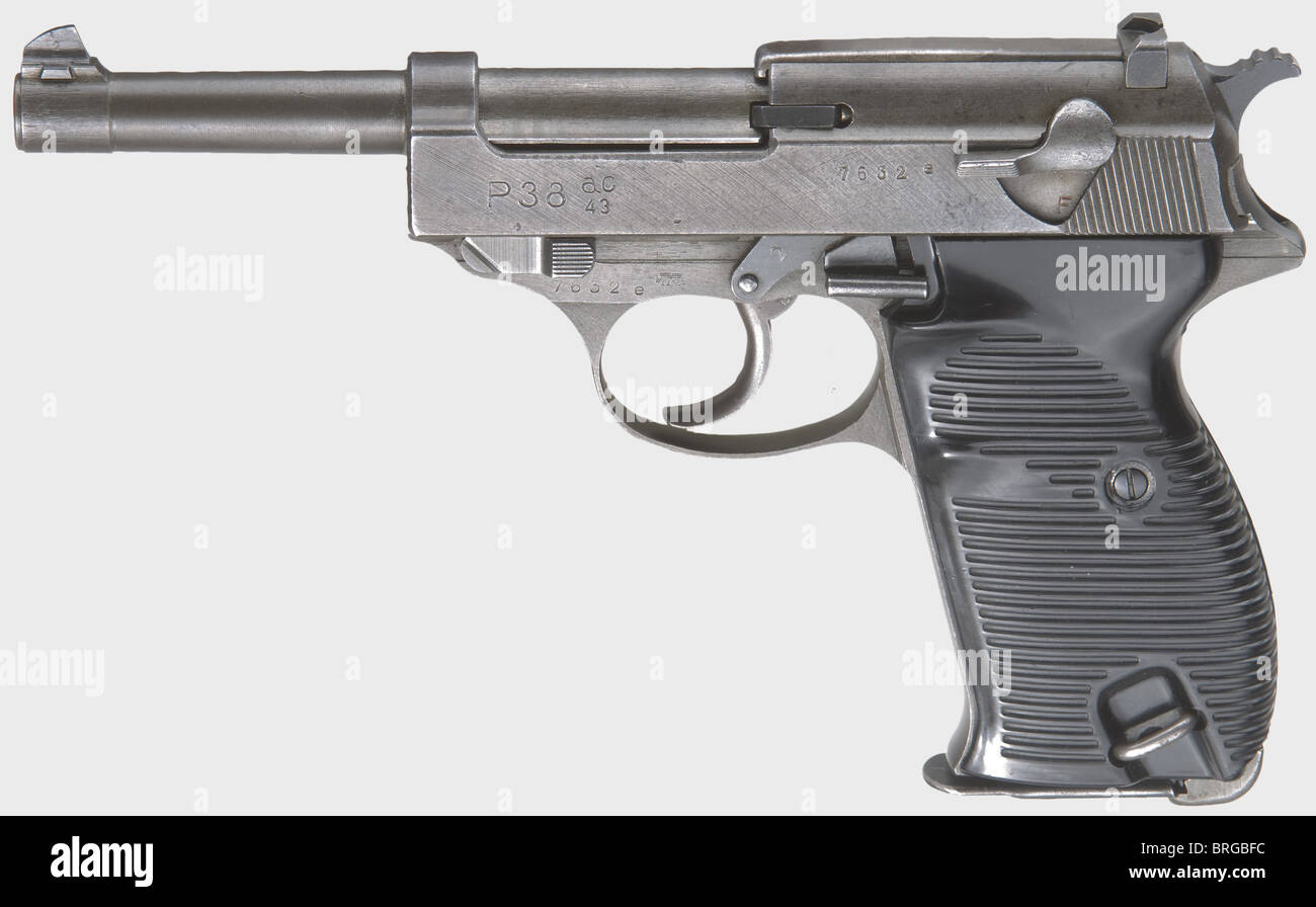 Eine Mauser P 38,FN Dia codiert 'ac 43',komplett phosphatiert,Kaliber 9 mm Parabellum,Nr. 7632e.passende Nummern.Spiegelartige Bohrung.verschiedene Abnahmen Adler/'WaA135' auf Dia und Griffrahmen.Dia bereits vorcodiert 'ac 43' für Walther,mit zusätzlicher Sternchen-Markierung rechts.geliefert an Mauser aus FN im besetzten Belgien um Materialmangel Ende 1944.Complete Original zu begegnen Graue Phosphatbeschichtung, stellenweise leicht fleckig.makellose schwarze Kunststoff-Griffplatten, ebenfalls das Magazin mit dem Code 'jvd'.EIN seltenes Sammlerstück in neuem Zustand.Er,Zusatz-Rechte-Clearenzen-nicht verfügbar Stockfoto