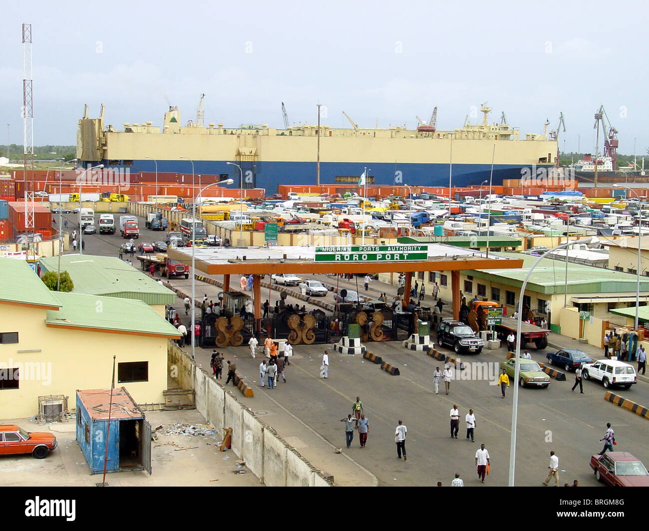 Auto-Transporter, RoRo-Port, Lagos, Nigeria, Afrika Stockfoto