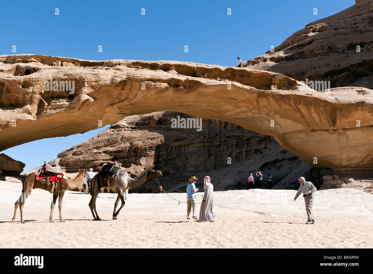 Natürliche Steinbrücke, Wadi Rum Jordan. Stockfoto
