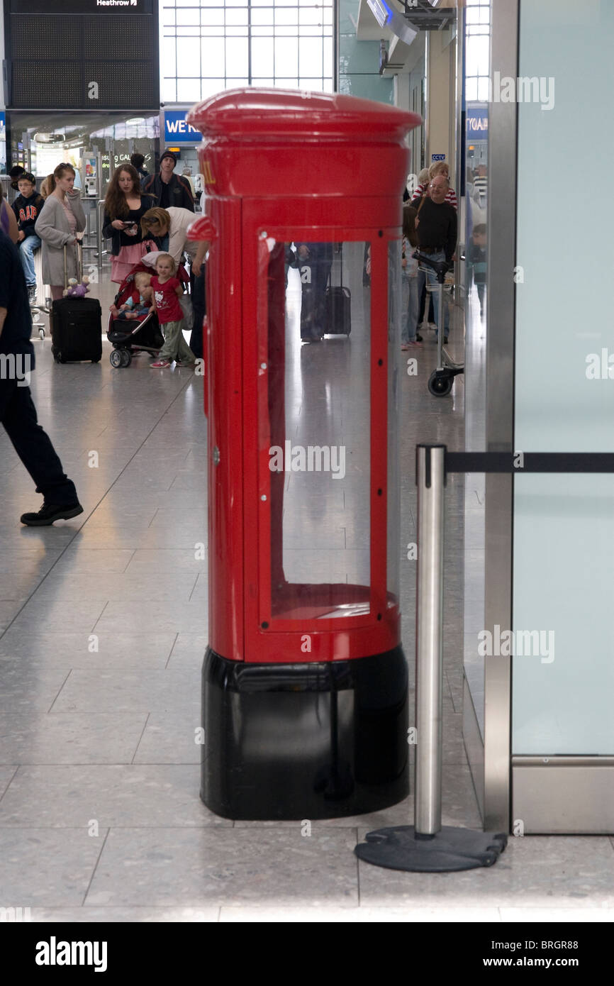 Briefkasten mit Fenster "Sicherheit" in Terminal 5 Heathrow Flughafen Stockfoto