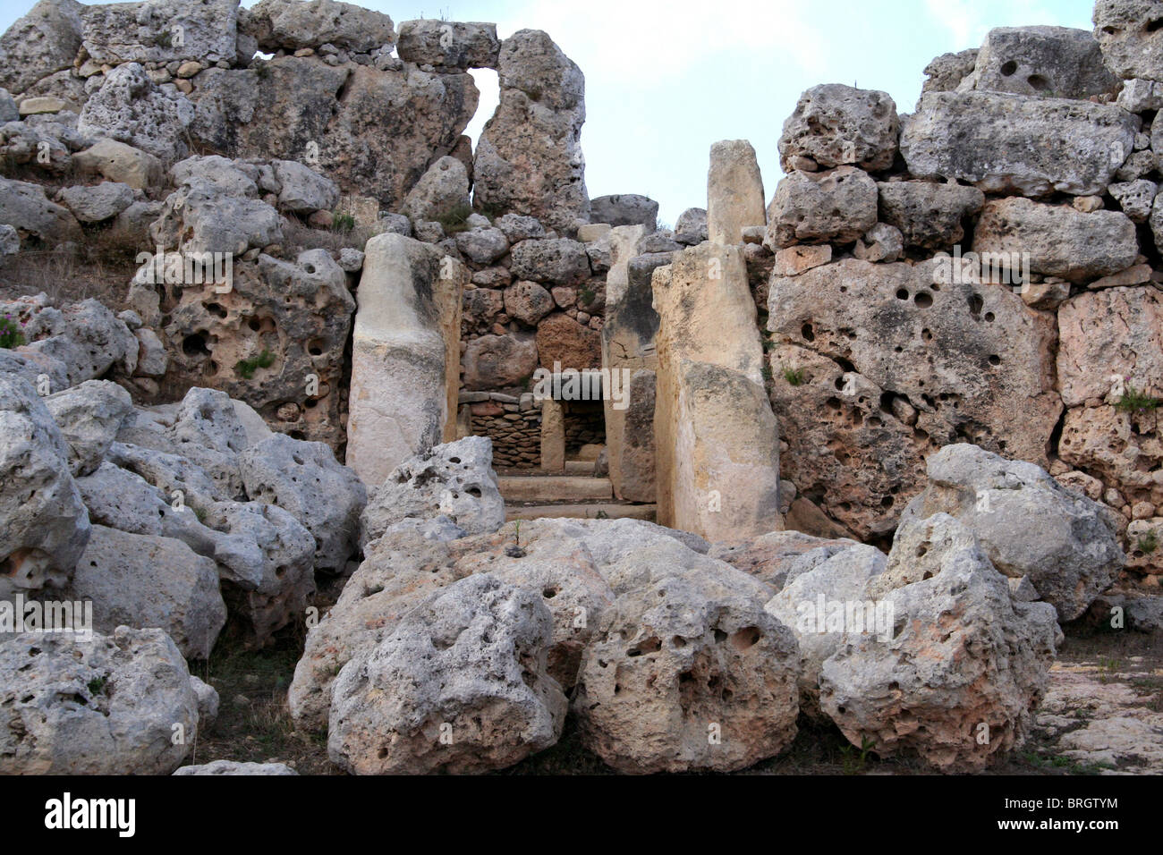 Eingang zum Ġgantija-Tempel, das früheste aus einer Reihe von megalithischen Tempel auf Gozo vor Malta Stockfoto