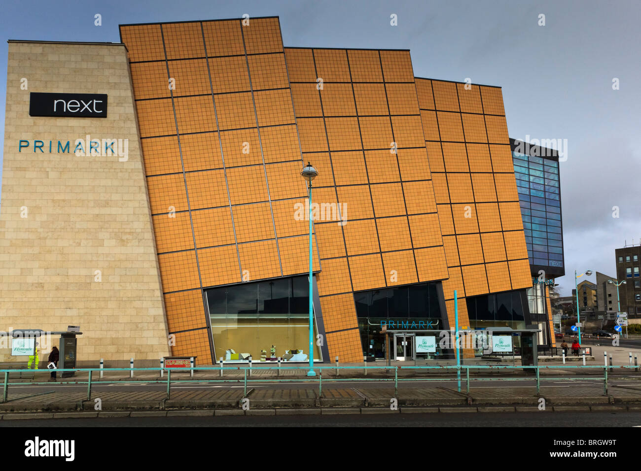 Primark und weiter Geschäfte im Zentrum von Plymouth im Drakes Circus Shopping Centre, Devon, UK Stockfoto